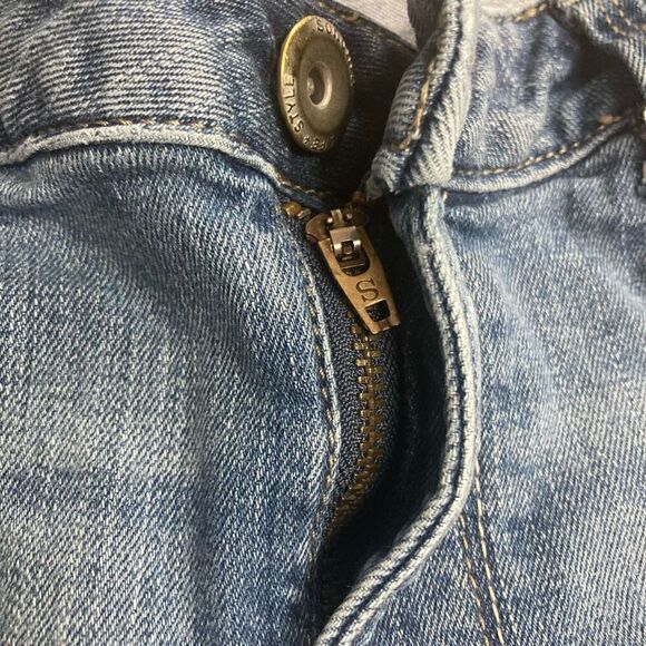 SONOMA Women’s Jeans Size 12 Blue Modern Fit Cropped Inseam 26” Distressed - Picture 9 of 12